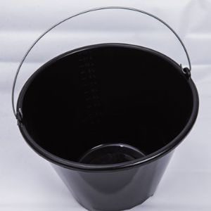 Balde preto reforçado com alça de ferro 12 litros